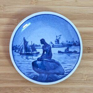 Royal Copenhagen “Langelinie – The Little Mermaid” Wall Plate Discontinued